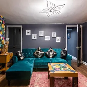 https://basement-flat-regency-square.brighton-hotels-england.com